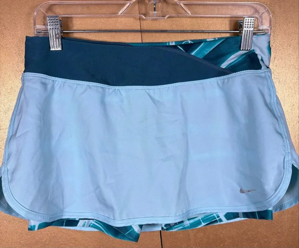 Nike tennis skort size S